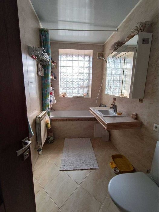 Продам 2-х этажный дом на Черемушках. Ремонт.