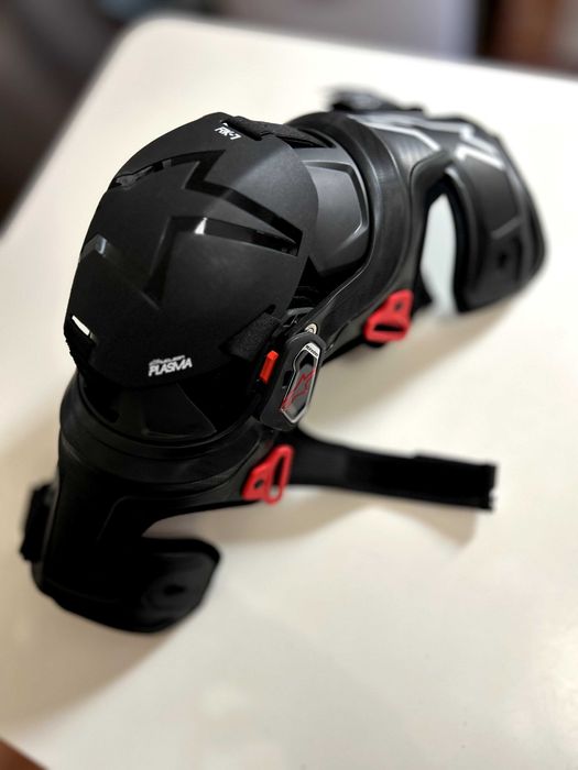 Alpinestars K-7 Plasma – Tamanho L – NOVAS, na caixa selada.