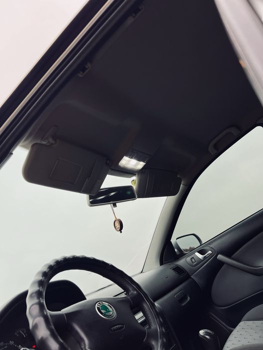 Шкода тур 1.6 MPI (Чешка)