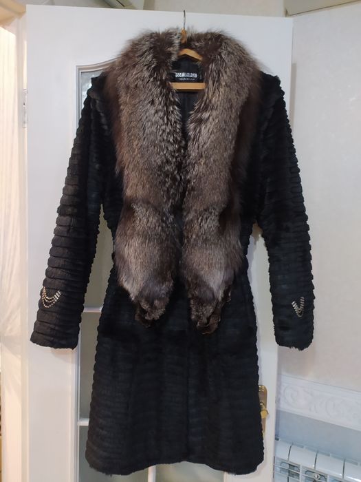 Продам женскую шубу