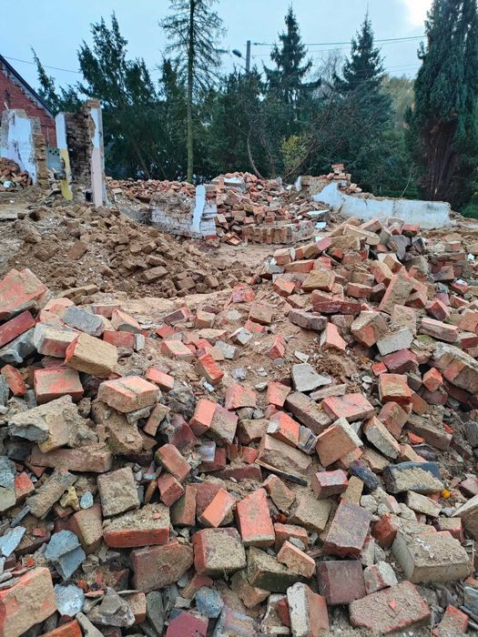 Oddam gruz porozbiórkowy - poniemiecki dom.