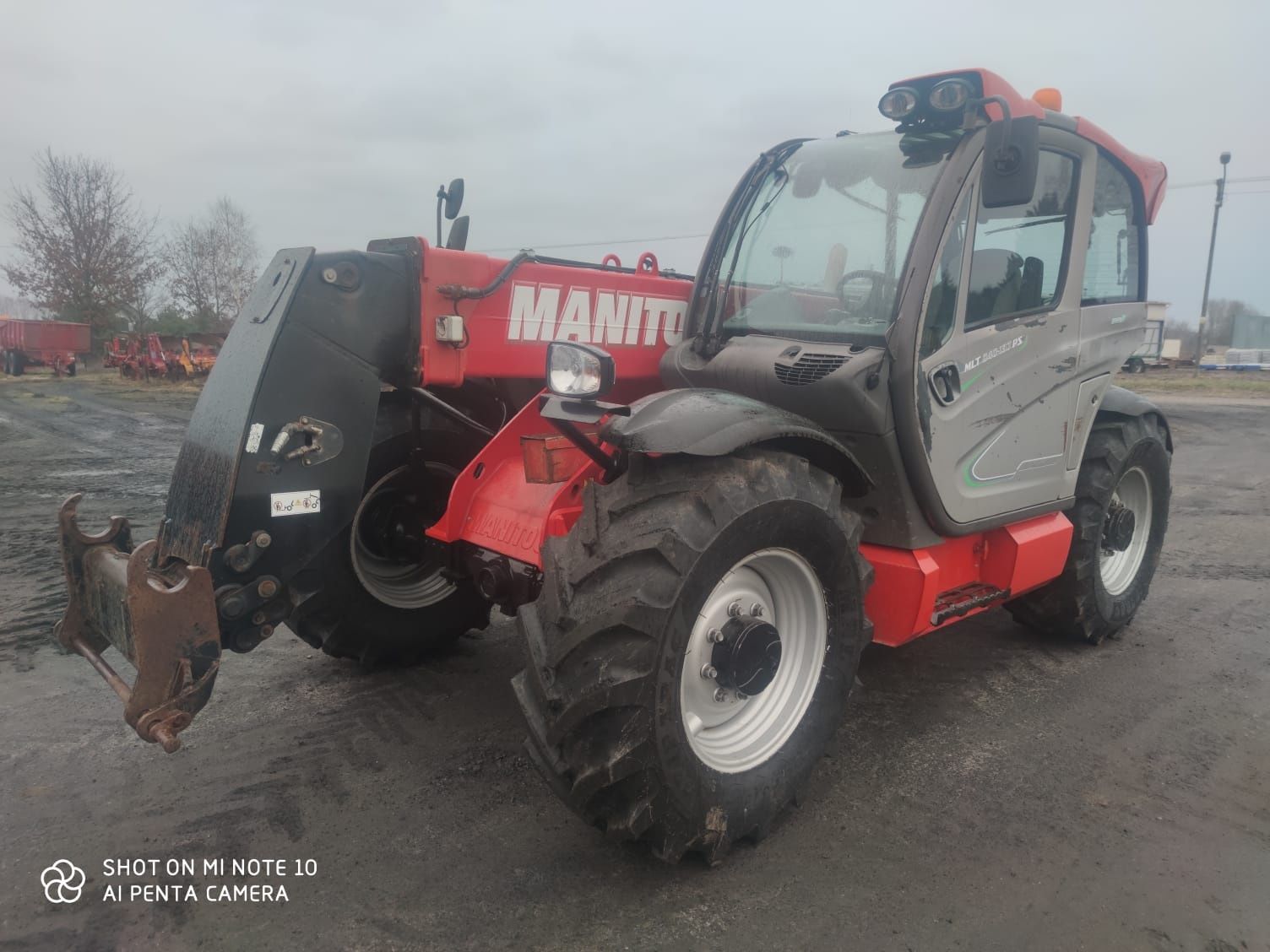 Manitou 840-137  14r.  z Krokodylem /8 m /4 tony / Manitou 940 9m