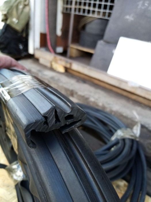 уплотнитель ЮМЗ стекло, дверь