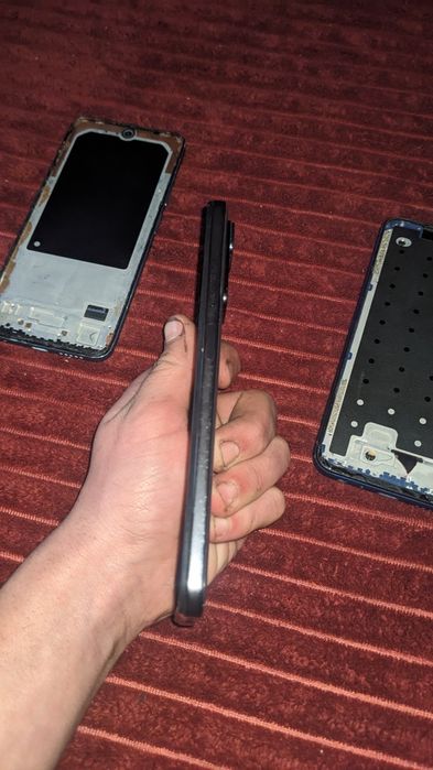 Телефони на розбор