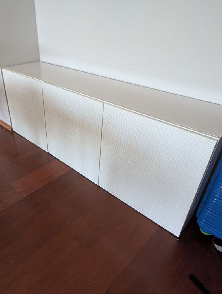 Móvel aparador IKEA  Besta