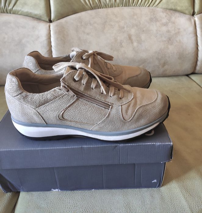 Кросівки Жіночі розмір 41