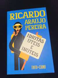 Livro "Idiotas úteis e inúteis"