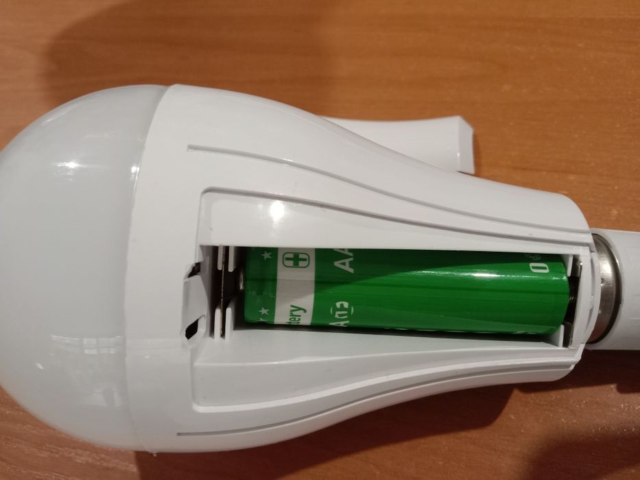 Світлодіодна акумуляторна лампа-фонарь