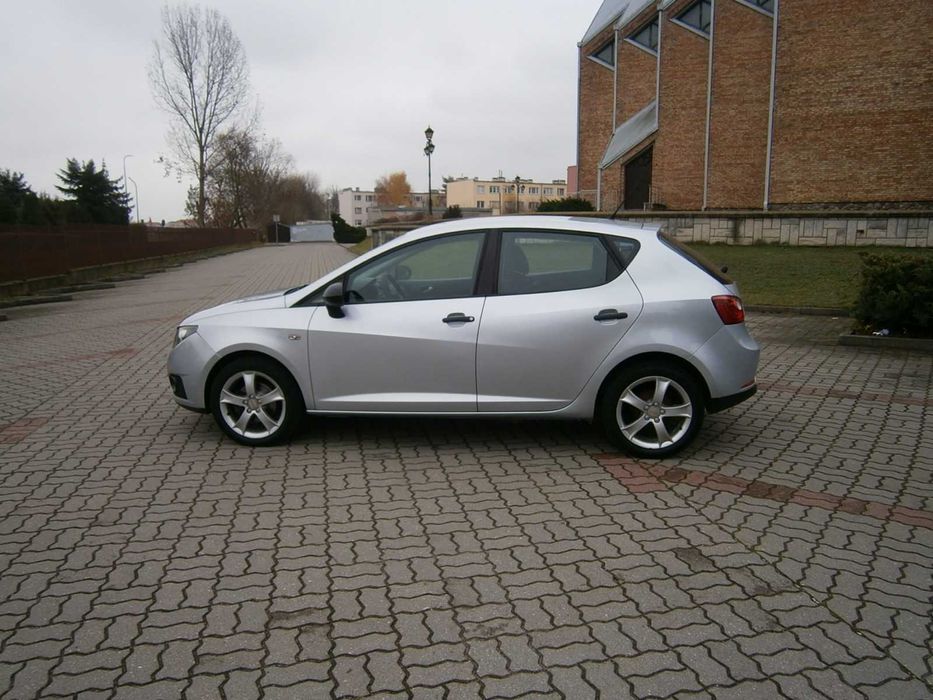 Seat Ibiza 1.4 . Zadbany , 2010 r.  5 drzwi .