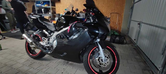 Honda CBR 600 F4 CARBON - Sport