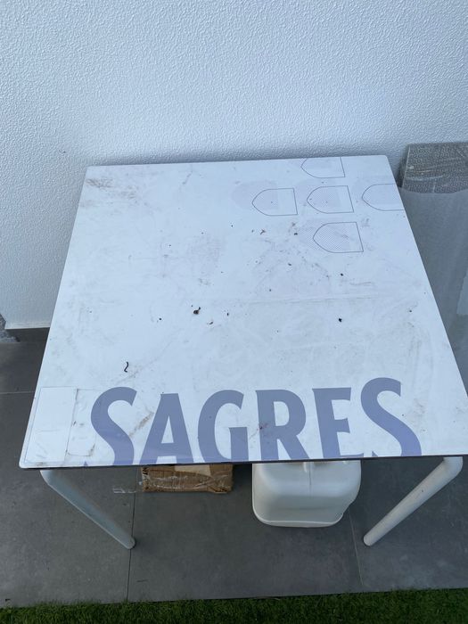 Mesa esplanada quadrada