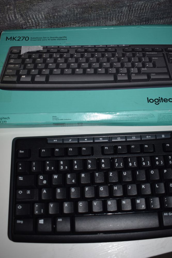 Бездротова клавіатура Logitech K270