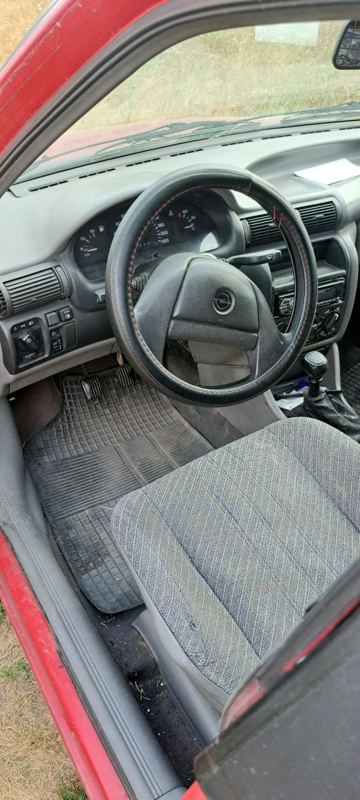 Opel  Astra  1.7