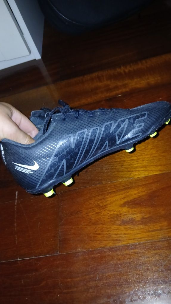 as botas estão em boas condições