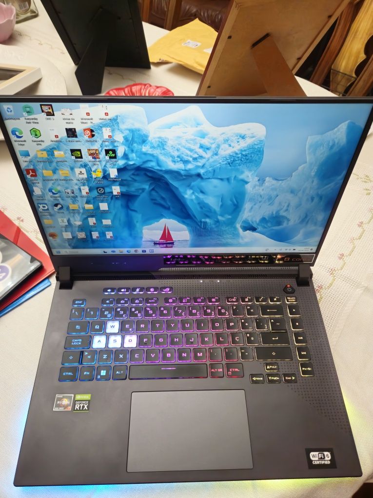 Asus rog strix G513IE