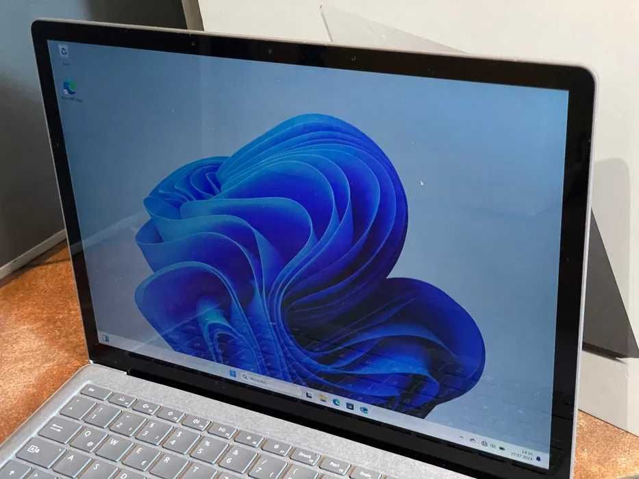 Microsoft Surface Laptop 4 13" Ryzen 5/8GB/128GB SSD/Win11 Platynowy