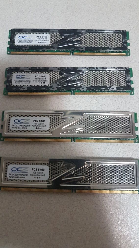 Продам 4 б/у модуля DDR2 1GB PC2 6400 OCZ.