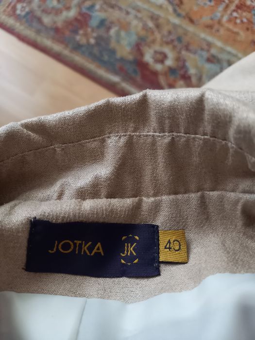 Trencz beżowy, nowy bez metki rozmiar 40 wypada na S