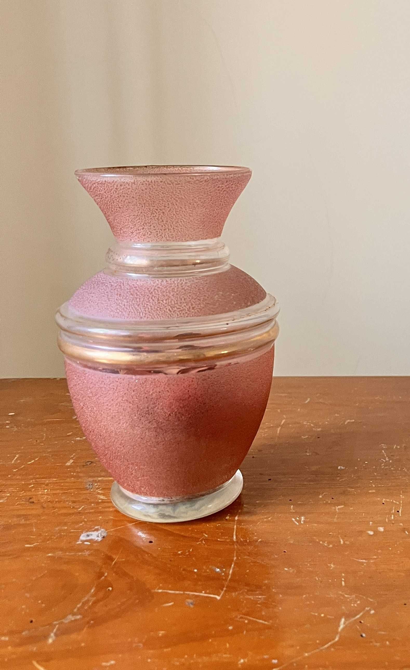 Jarrinha em cor rosa. Art Déco.