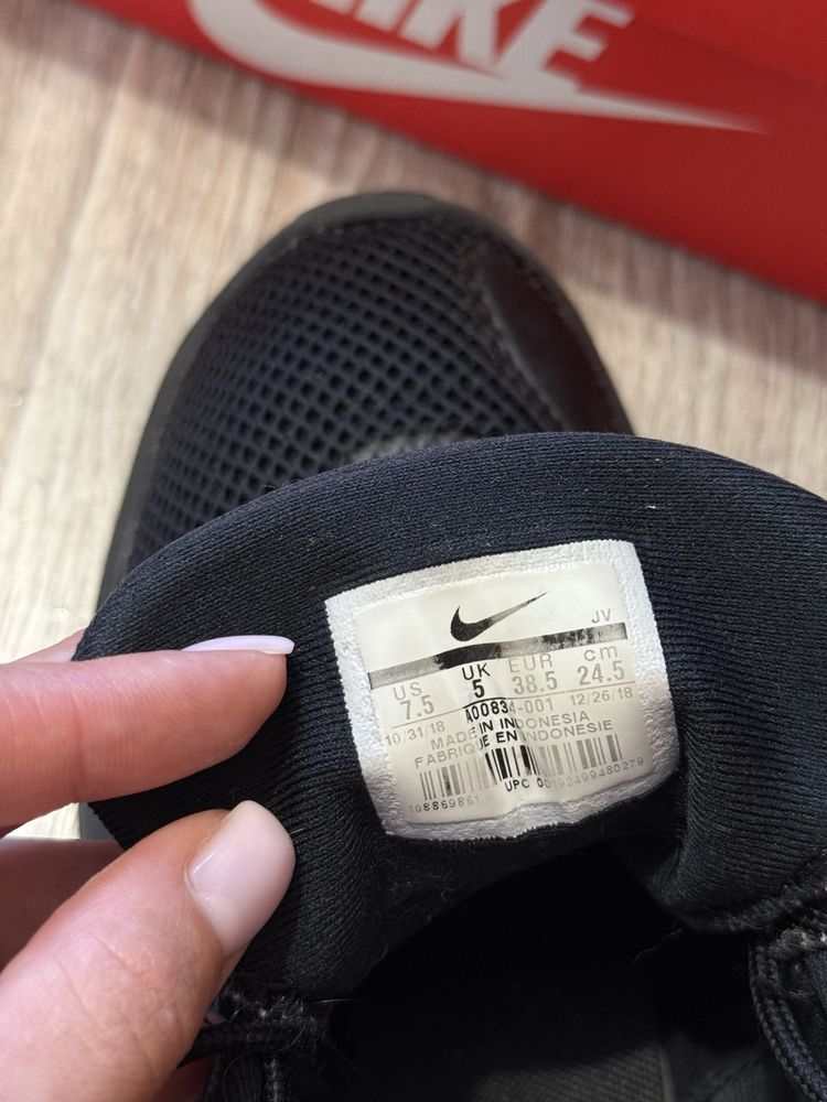 Кросівки Nike, ромір 38