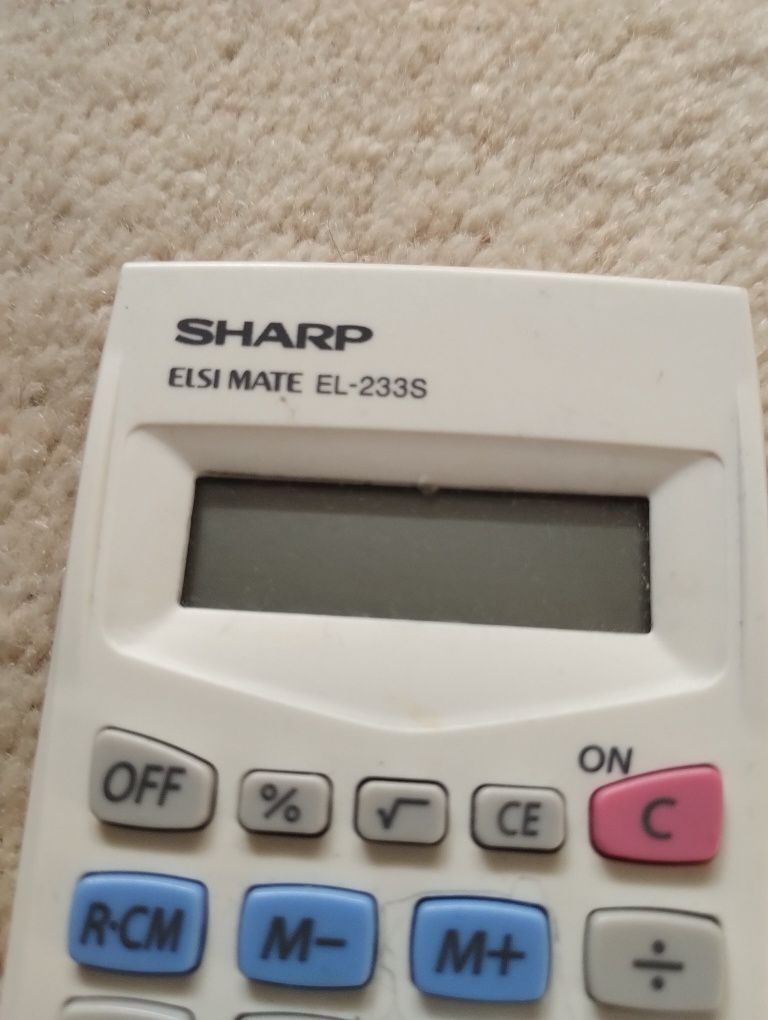 Kalkulator Sharp.