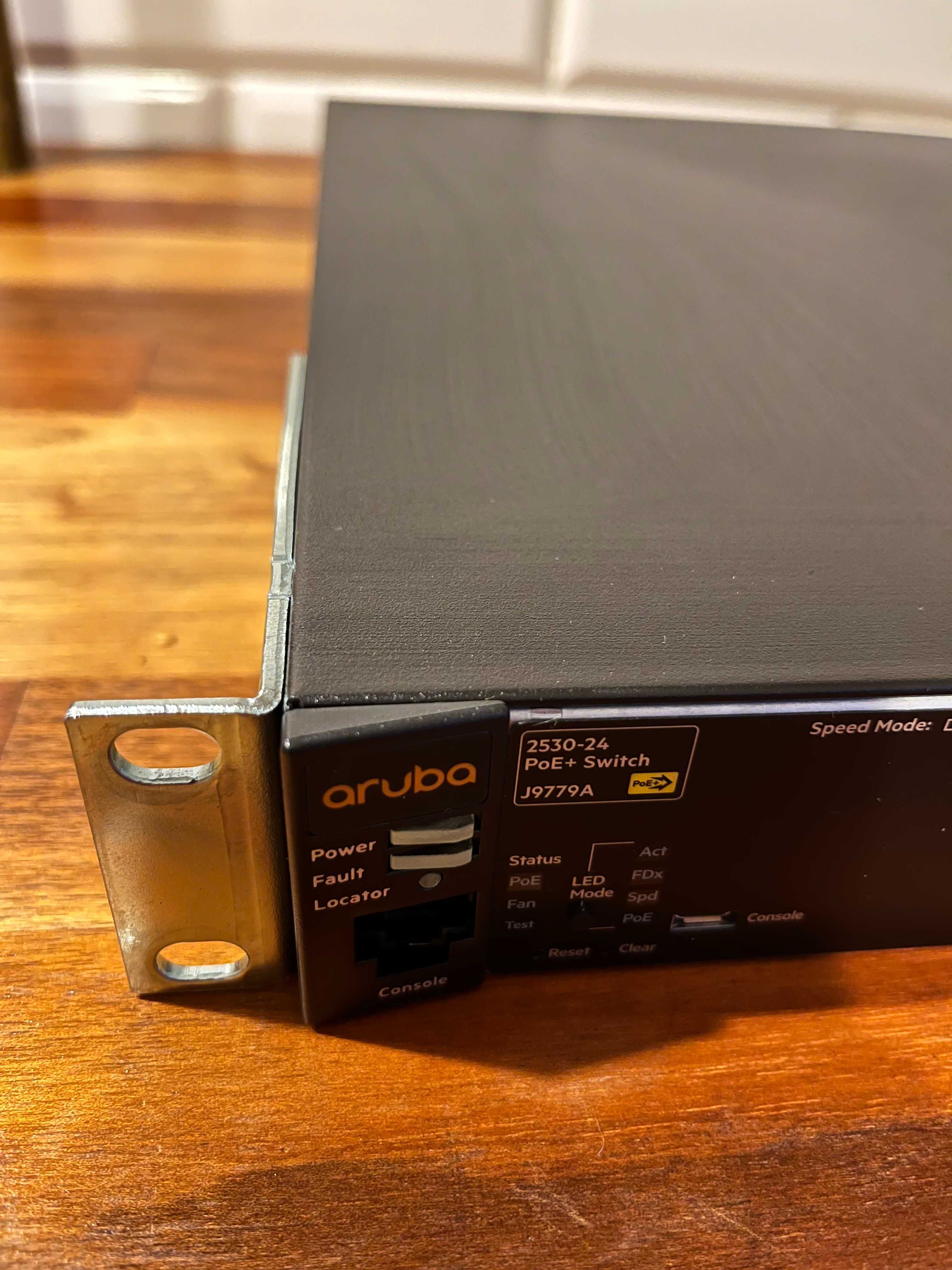 HP Aruba 2530 J9779A 2530-24 POE + Switch
