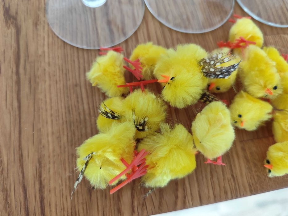 Kurczaki wielkanocny koszyk