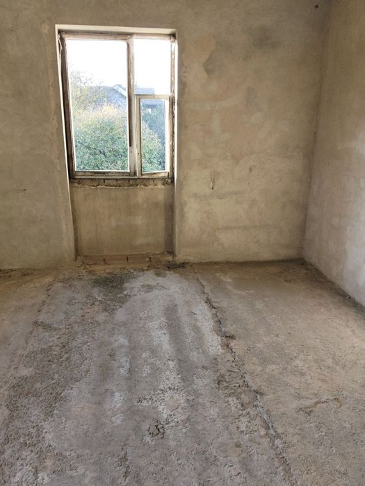 Будинок із характером: велика площа, 12 соток землі!