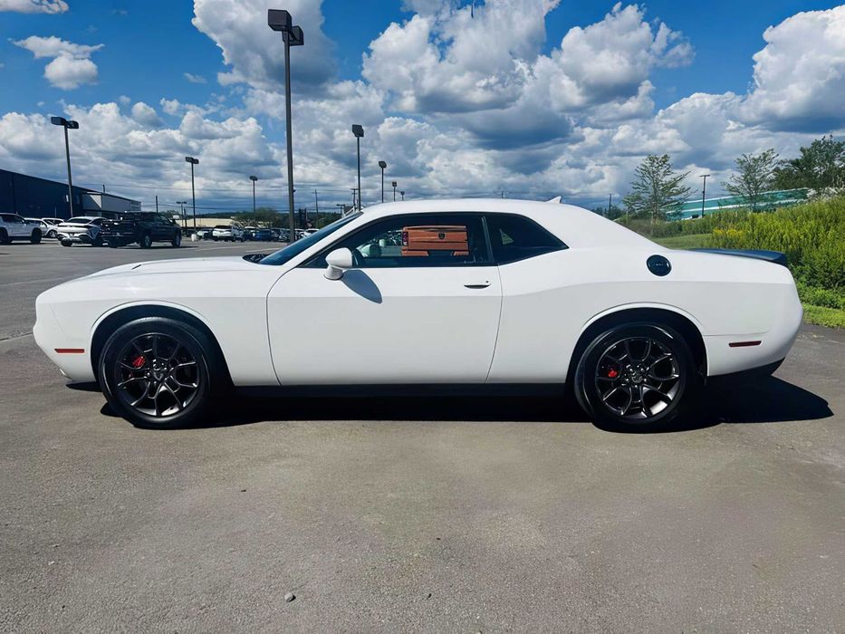 Dodge Challenger      2018