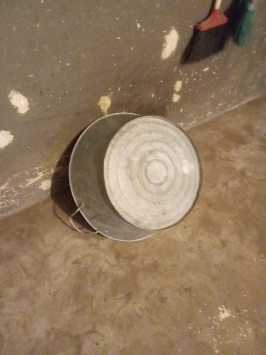 Bacia galvanizada antiga