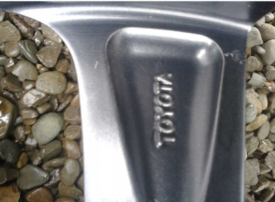 Felgi Alu R17'' 5x114.3 toyota auris corolla szare avensis chr verso