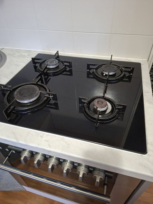 Kuchenka z piekarnikiem elektrycznym