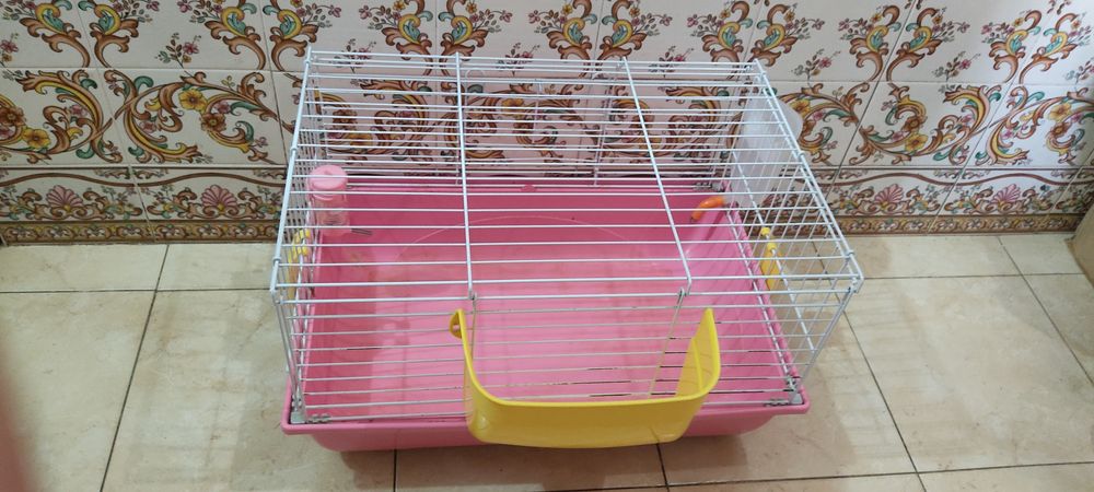 Gaiola c/acessórios para animais de 4 patas etc.