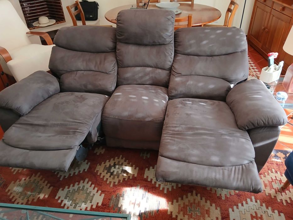 Sofá Pele 3 lugares elétrico