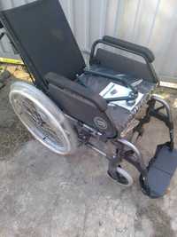 Інвалідний візок з регульованою спинкою і підголовником Breezy 300R