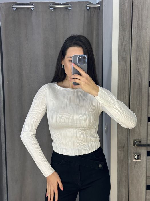 Стильні кофтинки з рельєфною тканиною