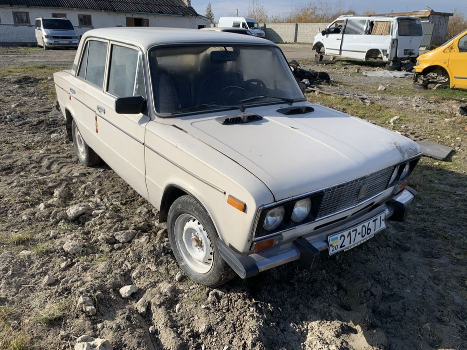 ВАЗ 2106 жигуль лада двигун заводиться працює