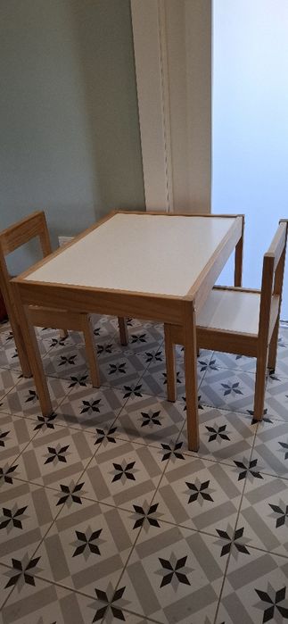 Stolik z 2 krzesełkami IKEA Latt + biurko