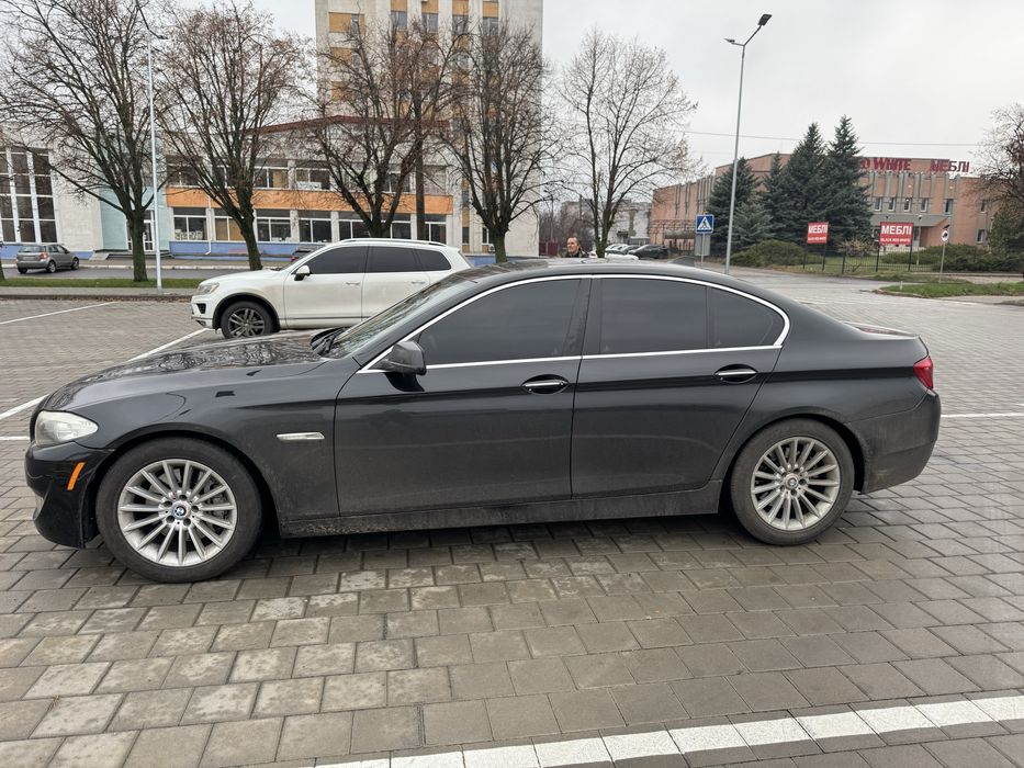 Власний автомобіль, в чудовому стані