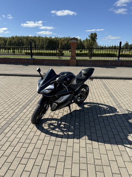 Yamaha yzf r125.