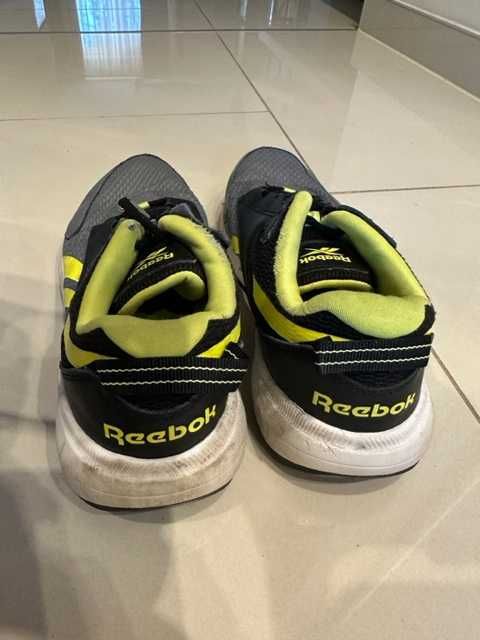 Sprzedam buty Reebok rozm. 37, modne kolory