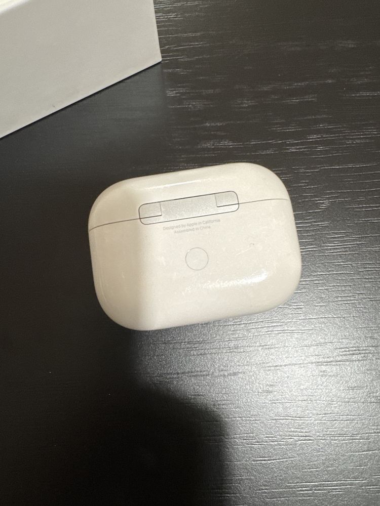 Estojo carregamento AirPods Pro 2 (com auriculares avariados – peças)