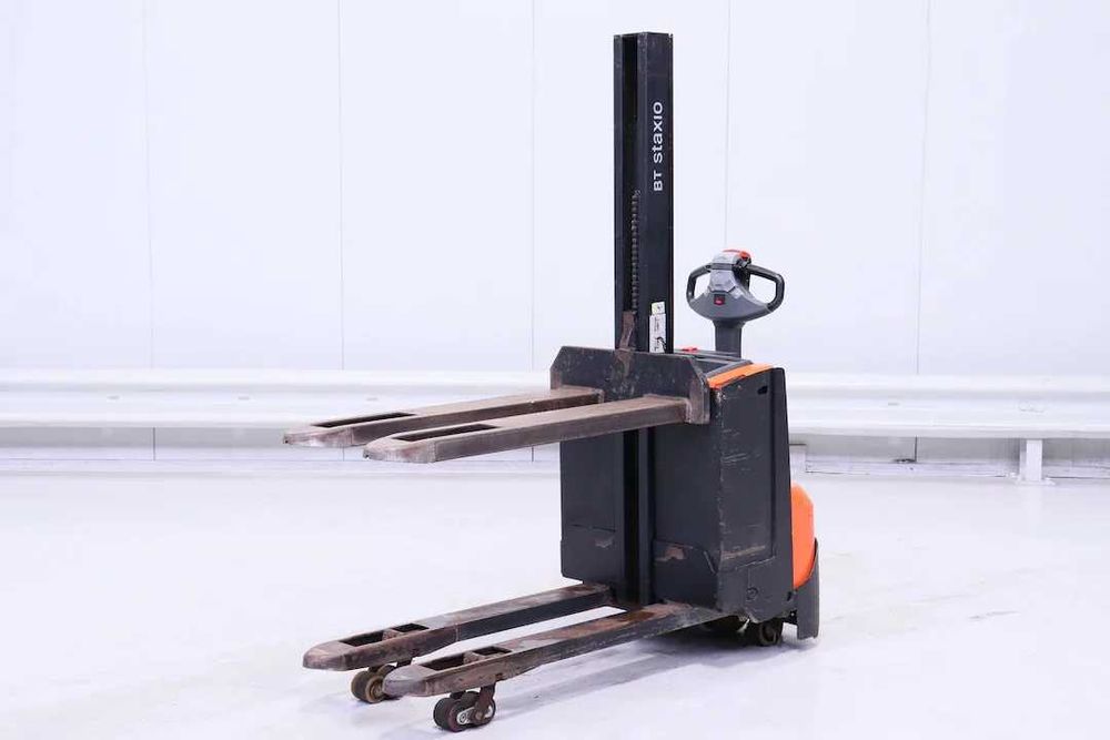 Toyota BT SWE 080-L Погрузчик Кара Автопогрузчик