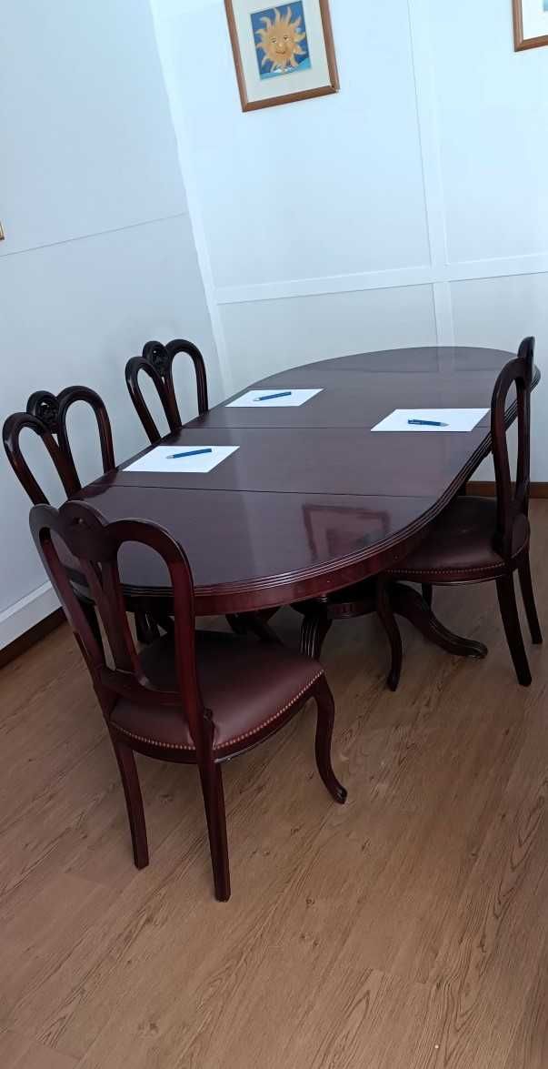 Mesa Jantar/Reunião - Madeira maciça + 4 Cadeiras Estofadas