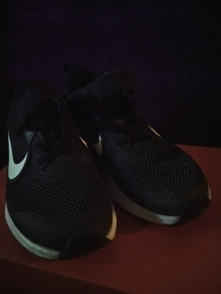 Buty Nike Downshifter 9 PSV roz. 32 jak NOWE