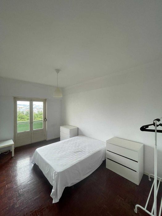 Quarto Casal Benfica sem caução c Varanda