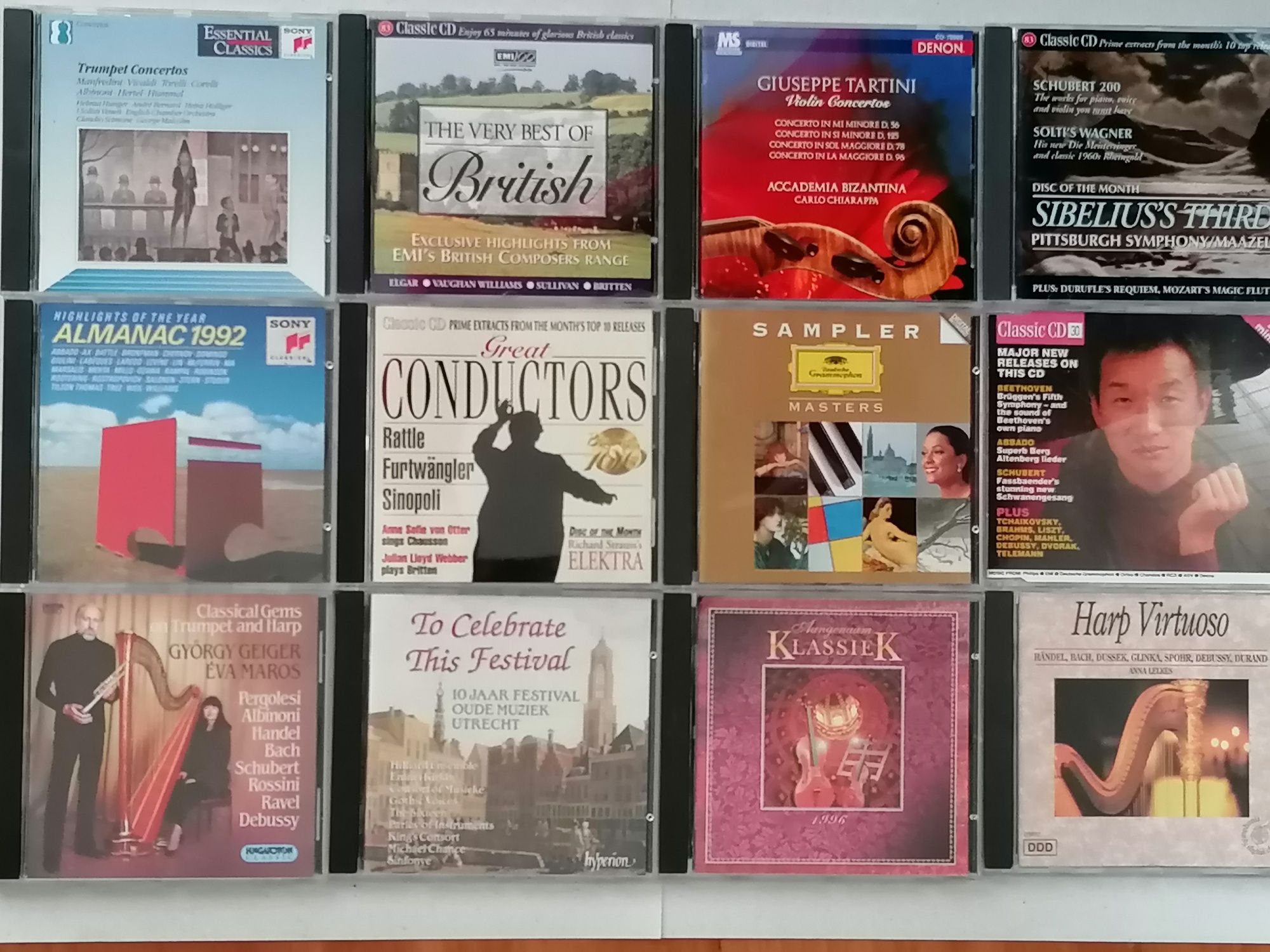 Conjunto de 60 CDs de música clássica variada.