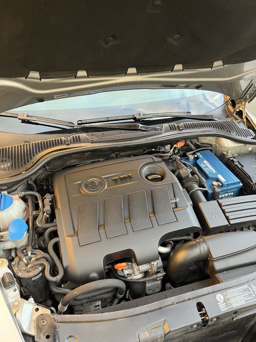 SKODA OCTAVIA А5 Автомат
Пробіг 226000км.
Дизель TDI 1.6
Коробка Автом