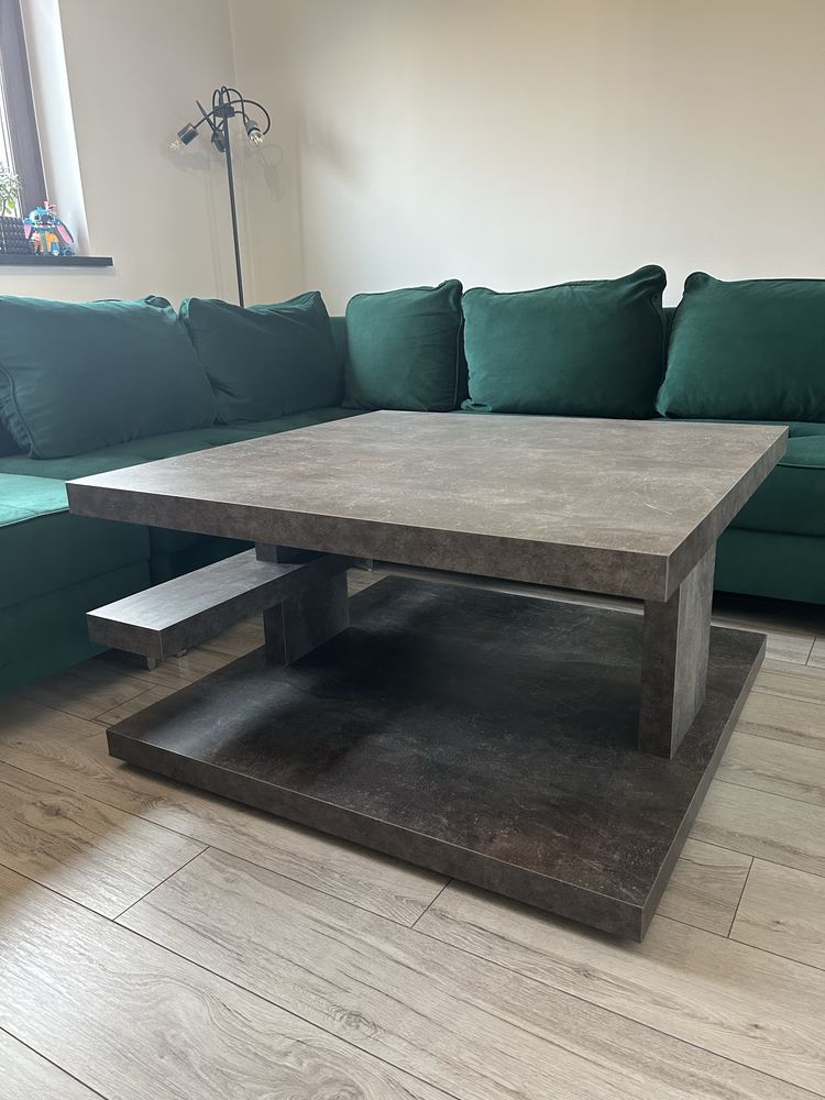 stolik + lampa z żarowkami