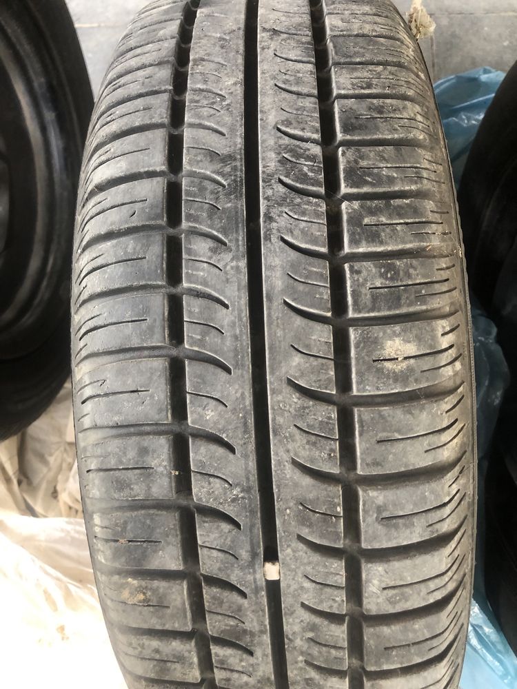 Opony letnie Kormoran 185/65/R14 z felgami